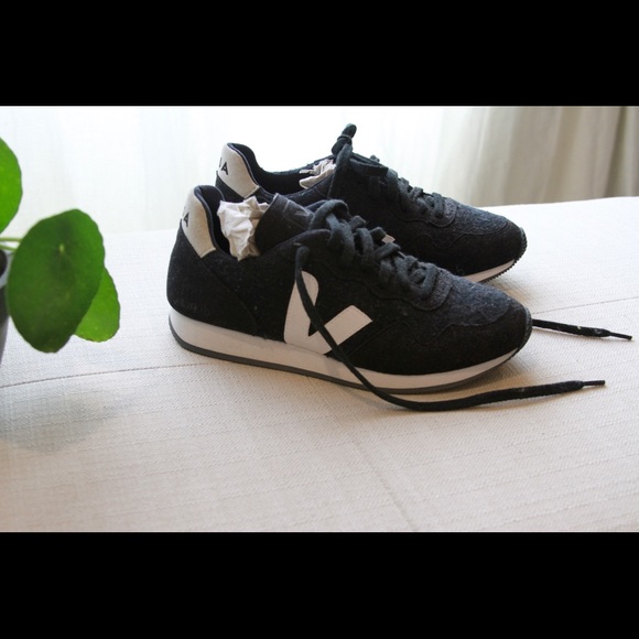 veja flannel trainers